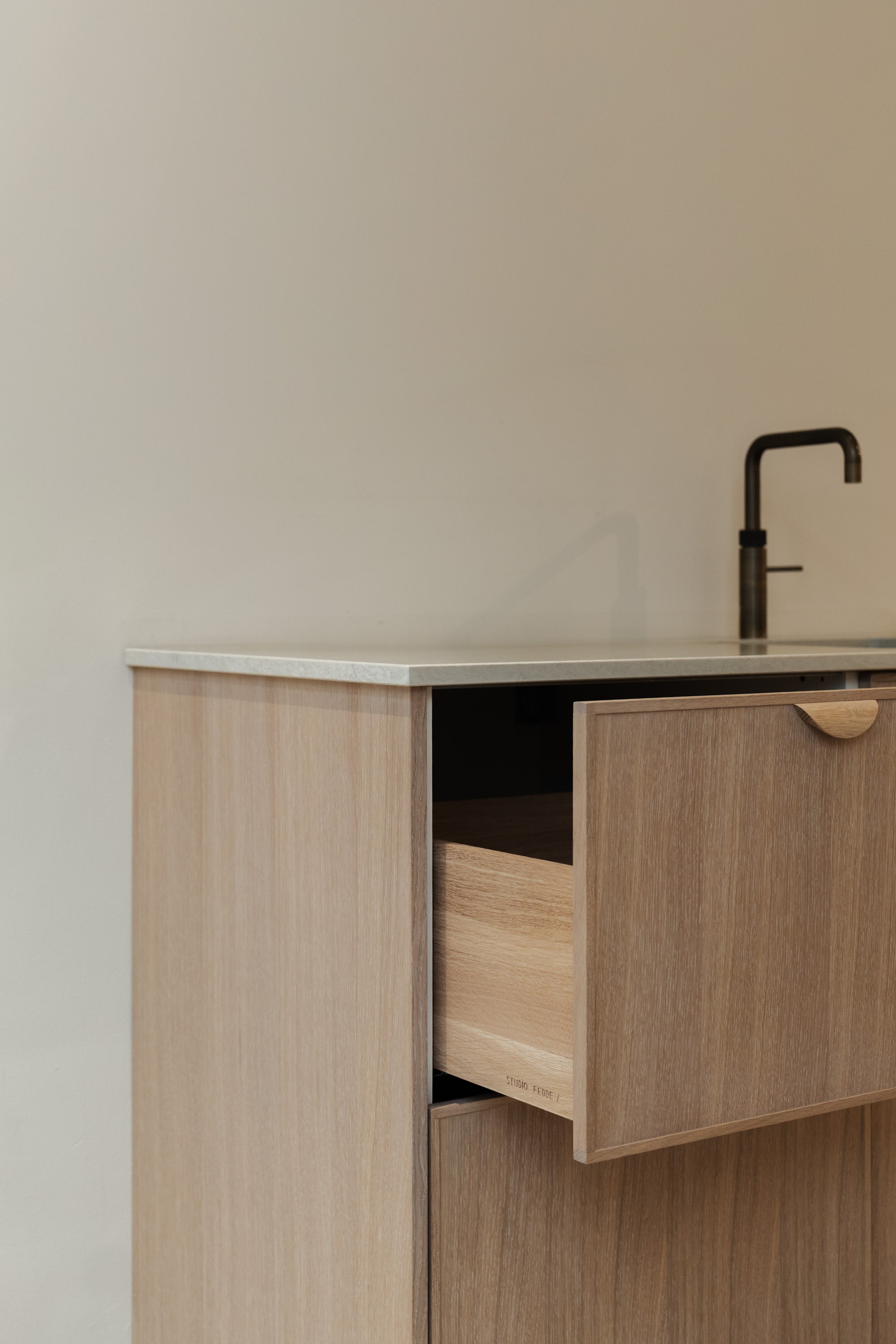 Hoken Studio handgreep Oval Oak Handle