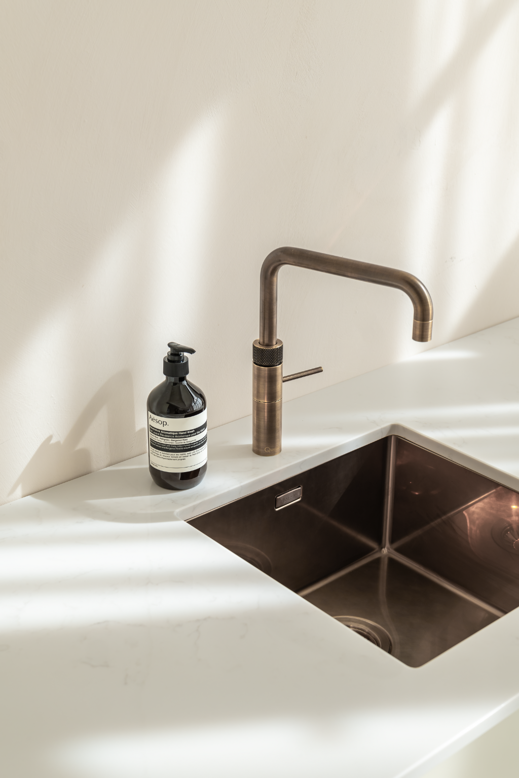Hoken Studio spoelbak Patinated Brass