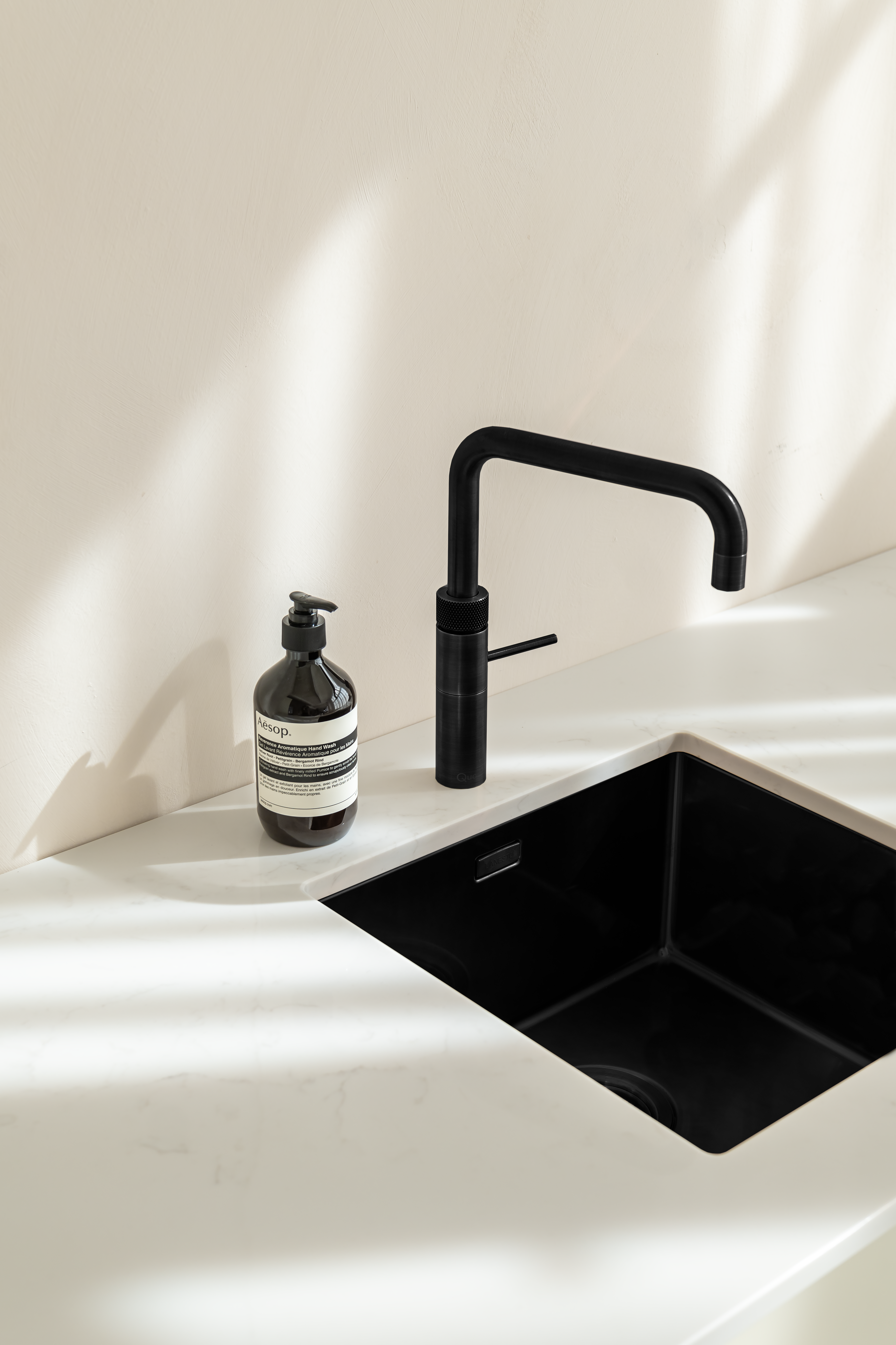 Hoken Studio spoelbak Pure Black